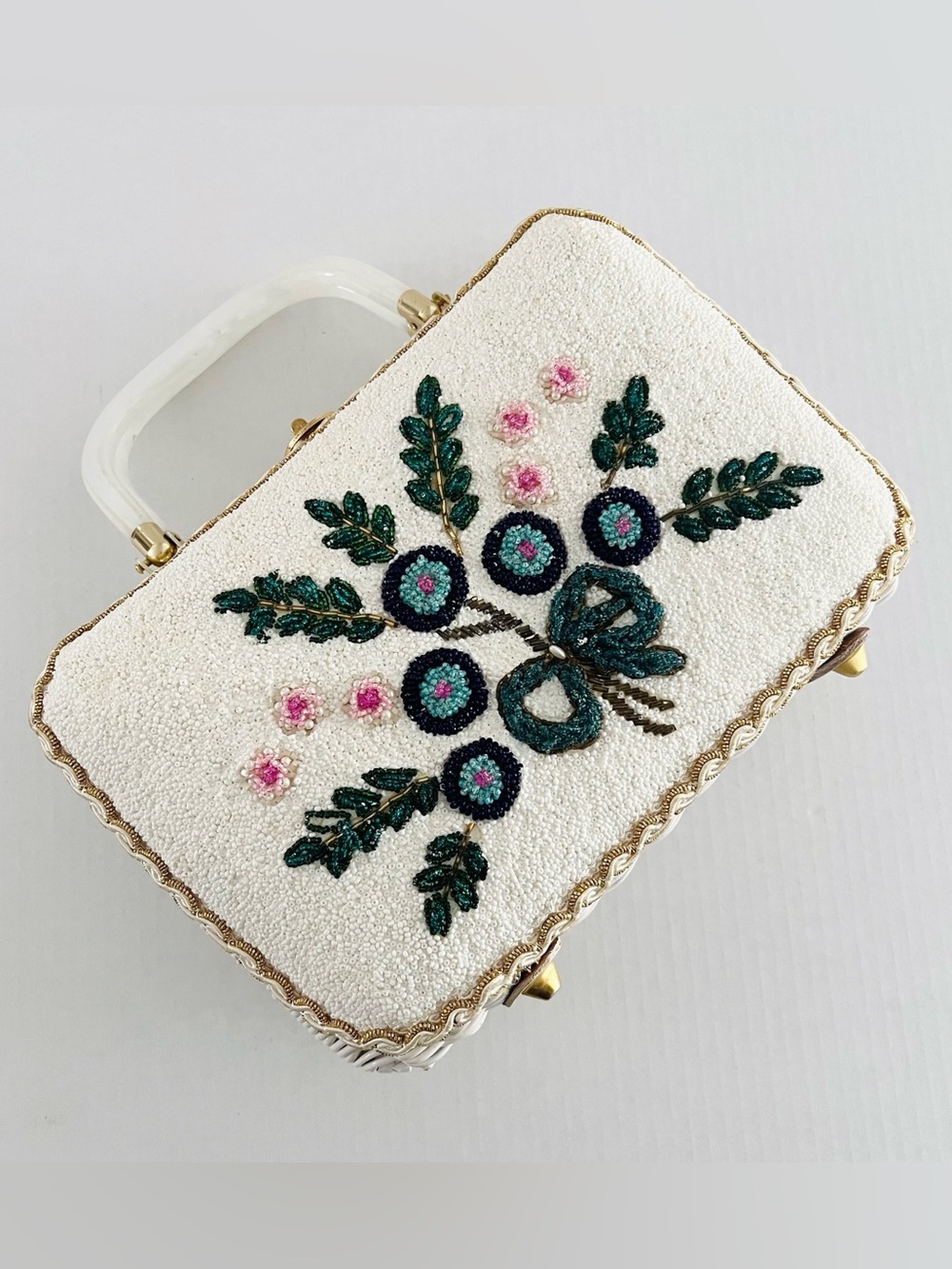 Vintage Beautiful Tropical Florida White Colorful Beaded Timeless Handbag